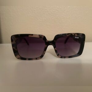 QUAY SUNGLASSES